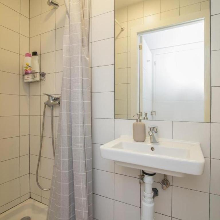 Design Apartments & Studios Ciudad Vella - Apartamento de 2 dormitorios con terraza - 5