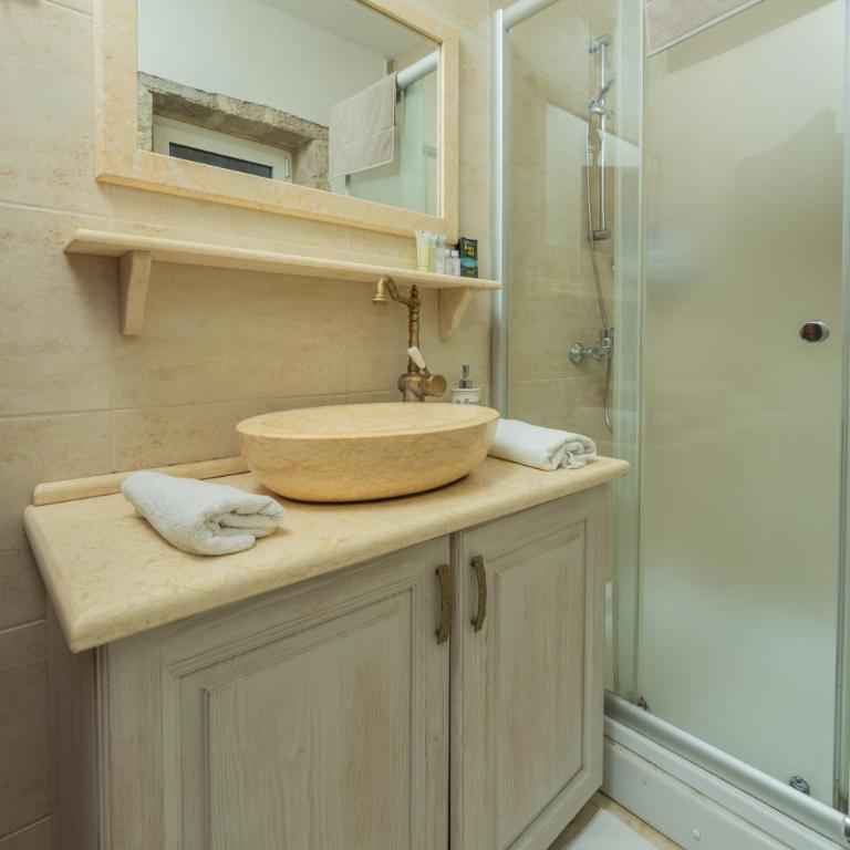 Olive Resort - Two-bedroom apartment with a sea view and shared pool - 3