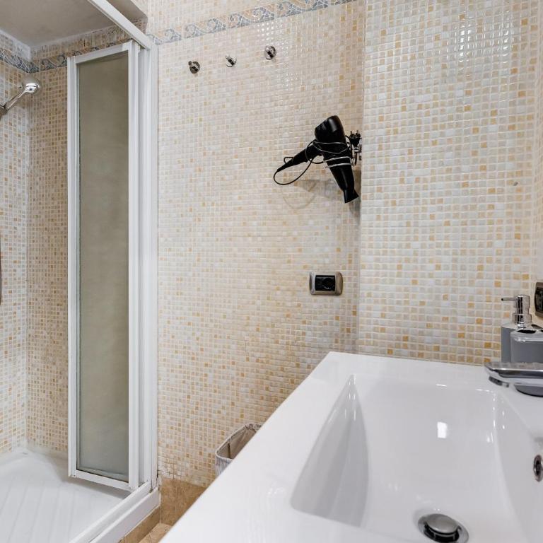 Fine Line House in Trastevere, with Puccio - Appartamento con 2 Camere da Letto - 65