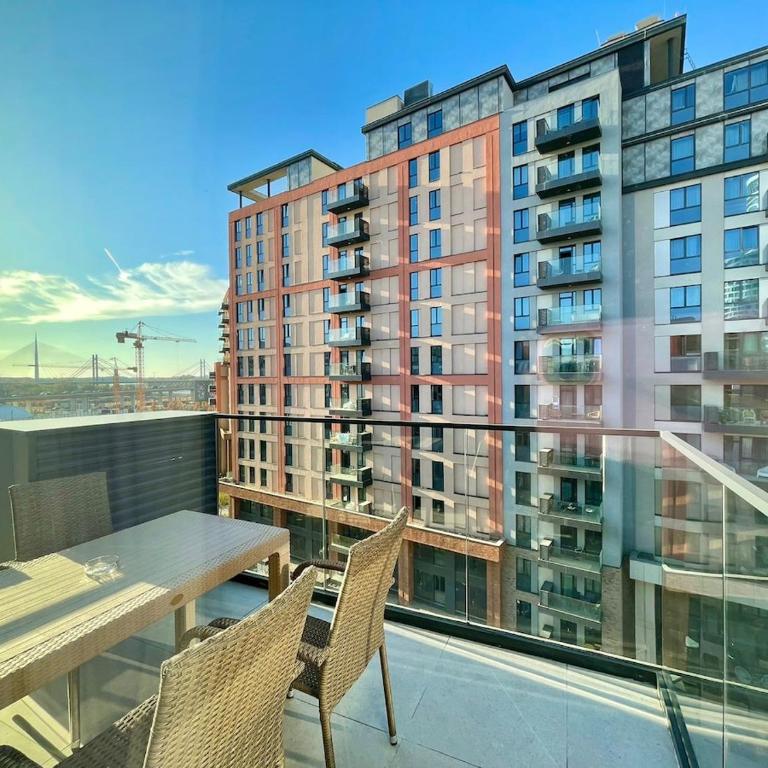 City Crown Residence Modern Two Bedroom at BW - Two-Bedroom Apartment - 6