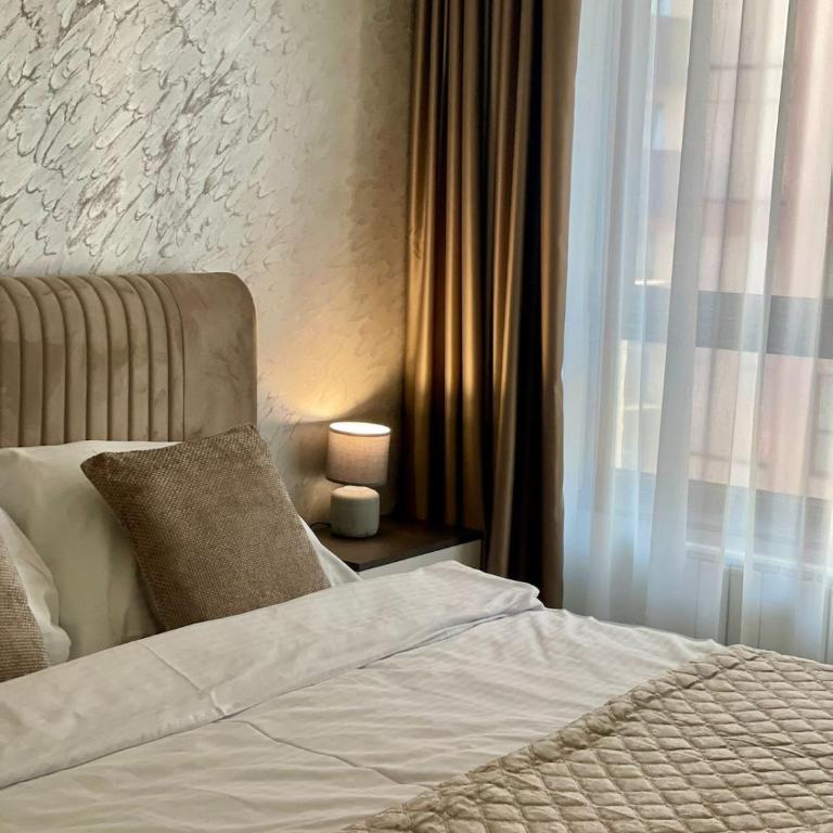 City Crown Residence Modern Two Bedroom at BW - Two-Bedroom Apartment - 10