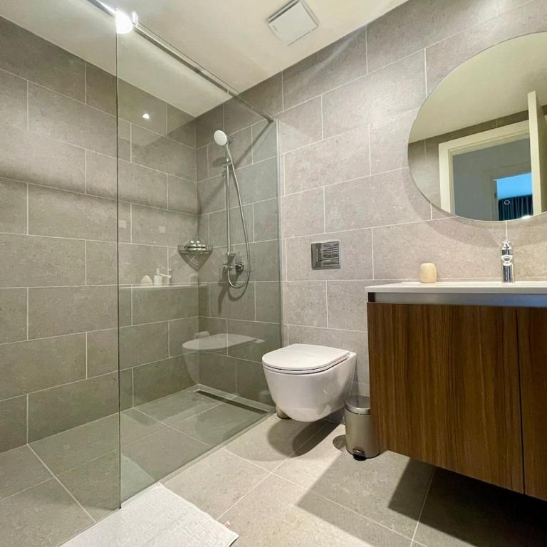 City Crown Residence Modern Two Bedroom at BW - Two-Bedroom Apartment - 13
