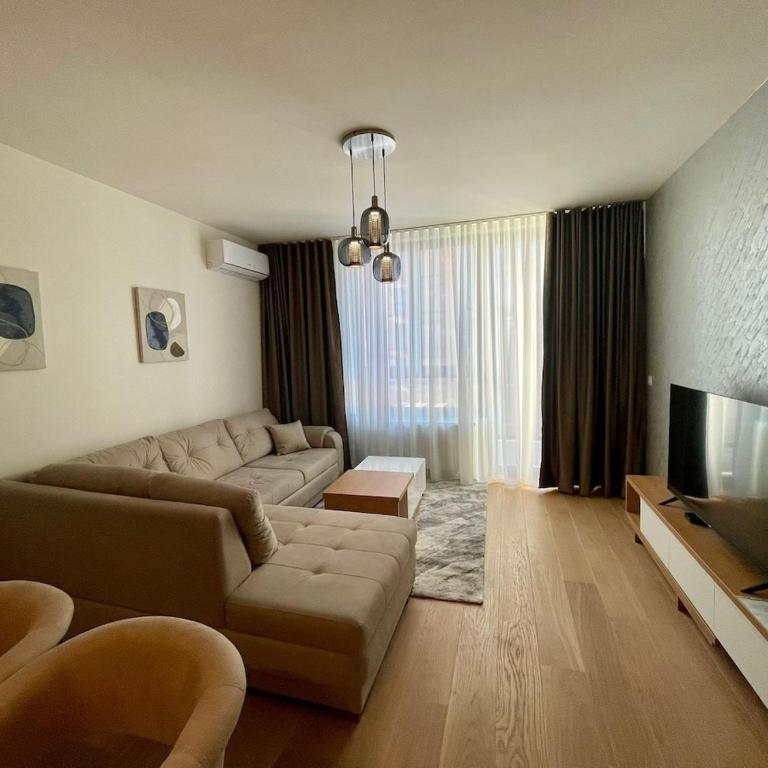 City Crown Residence Modern Two Bedroom at BW - Two-Bedroom Apartment - 15