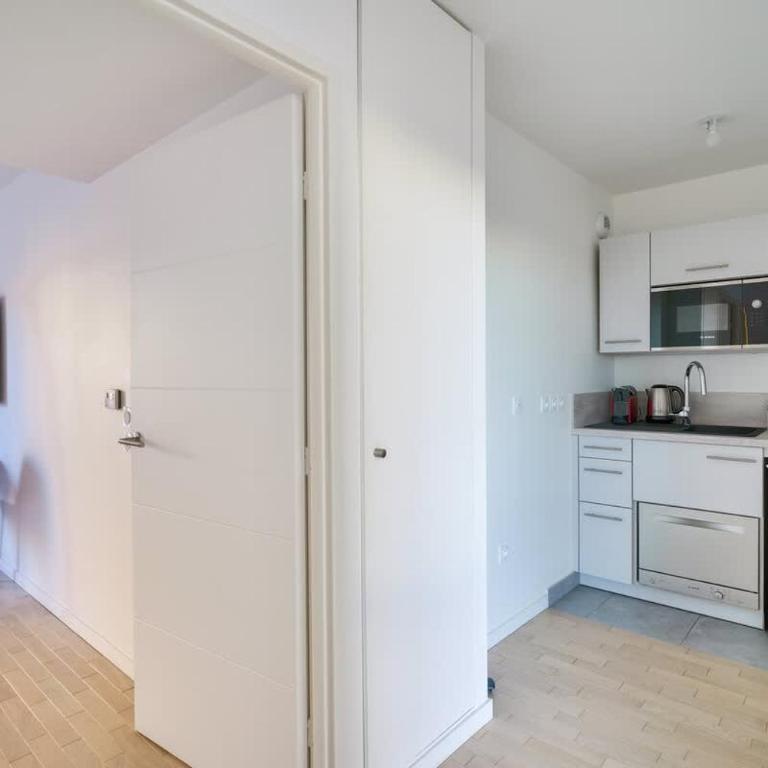Bel appartement avec balcon - Studio - 11