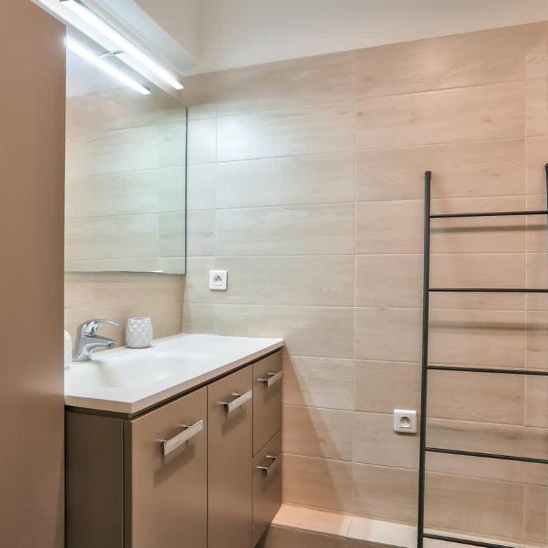 Bel appartement au coeur du 8eme arrondissement - Appartement - 10