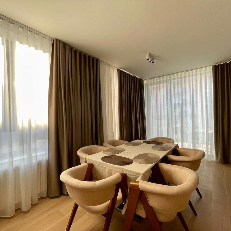 The Grand Horizon Luxury Two Bedroom at BW - Two-Bedroom Apartment - 2