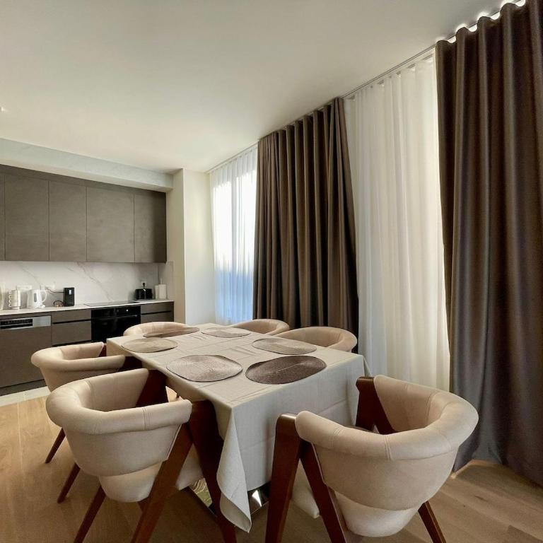 The Grand Horizon Luxury Two Bedroom at BW - Two-Bedroom Apartment - 16
