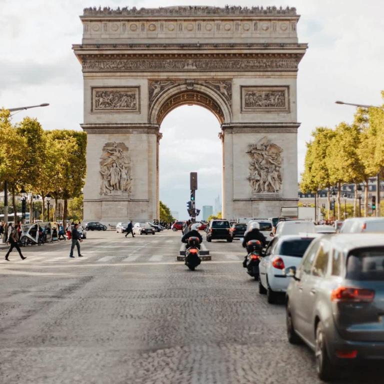 Bel appartement pres des Champs-Elysees - Appartement - 18