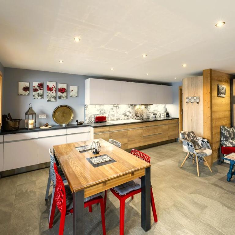 Chalet Arpitan - les Carroz - Grand Massif - Studio - Vue sur Montagne - 9