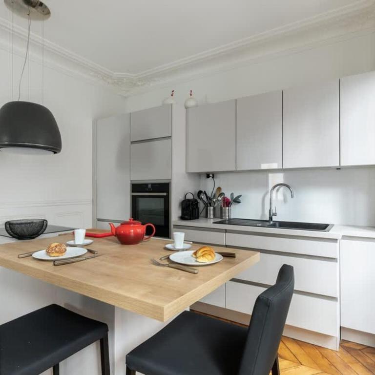 Superbe appartement haussmannien au coeur de Paris - Appartement - 3
