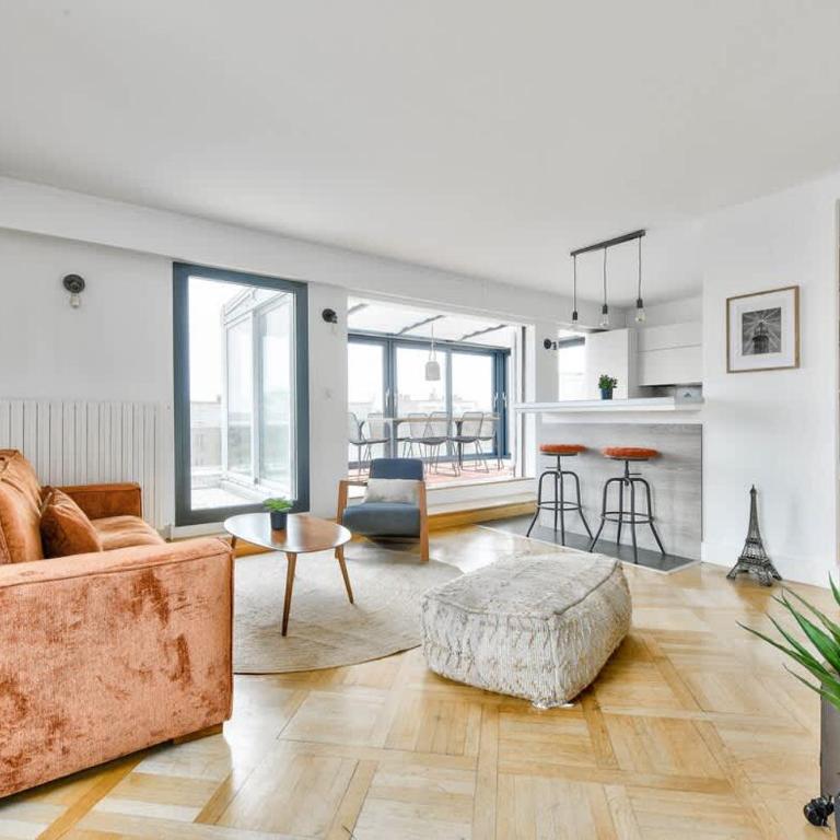 Splendide terrasse avec vue Tour Eiffel - Appartement - 18