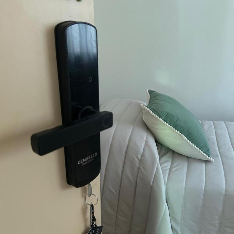 Frida - Habitación Individual Estándar con baño compartido - 4