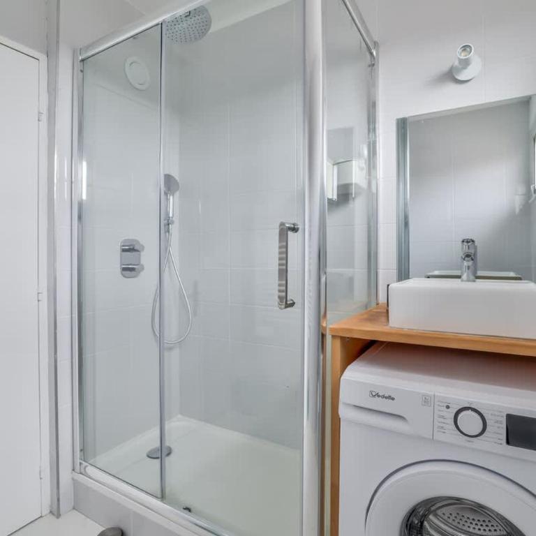Vandrezanne 1 Stylish 2 bed Paris City Views - Appartement - 21