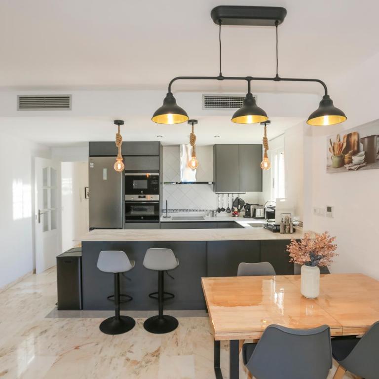 Horizon Sea Views and Garage - Three-Bedroom Apartment - 3