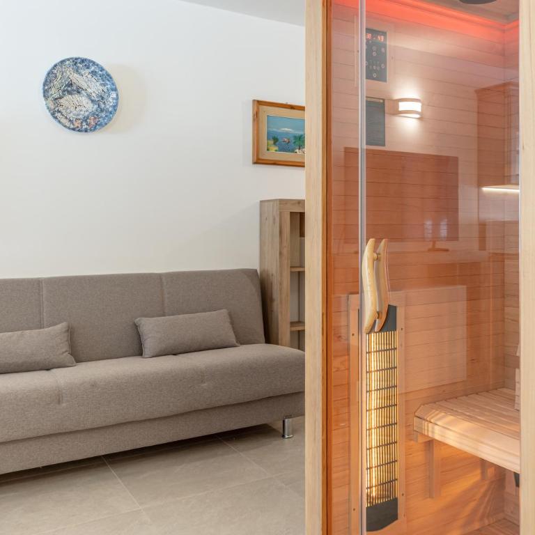 Costa Alpine Suite - Appartamento con 2 Camere da Letto e Balcone - 23