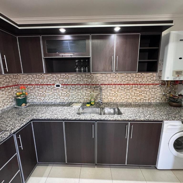 Calido apartamento en zona aeropuerto - Apartamento de 1 dormitorio - 2