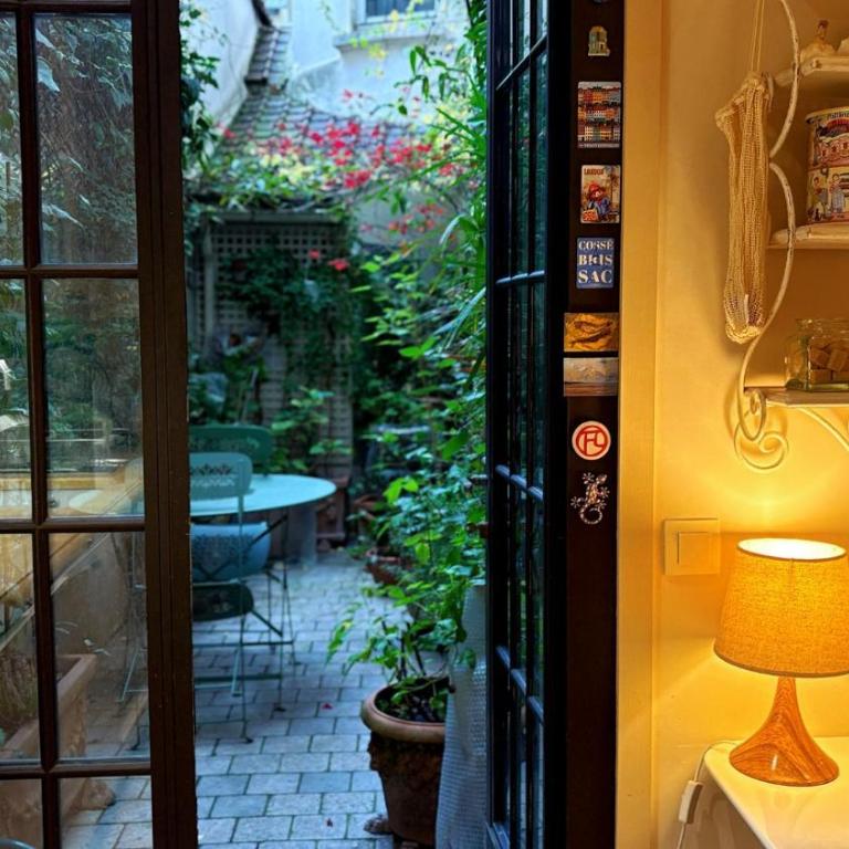 Comme dans une maison au milieu du 5ème Paris - Deluxe One-Bedroom Apartment with Garden View - 8