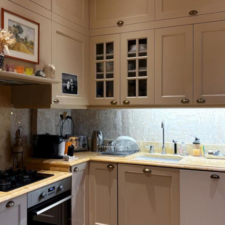 Comme dans une maison au milieu du 5ème Paris - Deluxe One-Bedroom Apartment with Garden View - 9