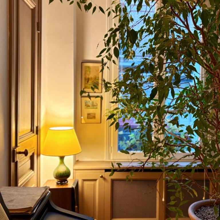 Comme dans une maison au milieu du 5ème Paris - Deluxe One-Bedroom Apartment with Garden View - 12