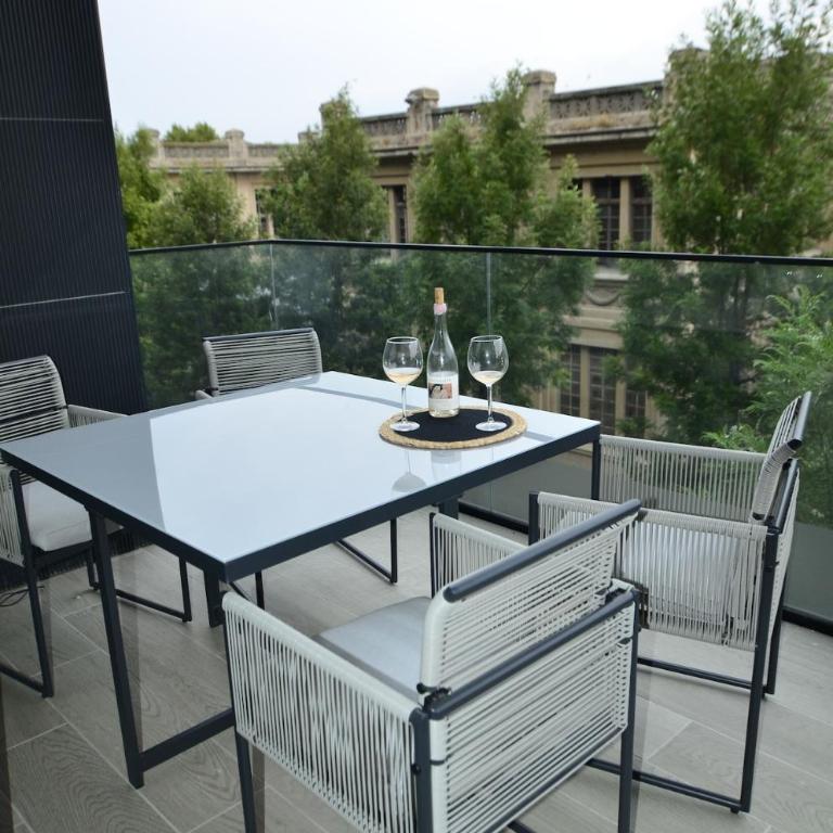 Centrally located apartment with a pool and parking - Apartamento de 3 dormitorios con balcón - 8