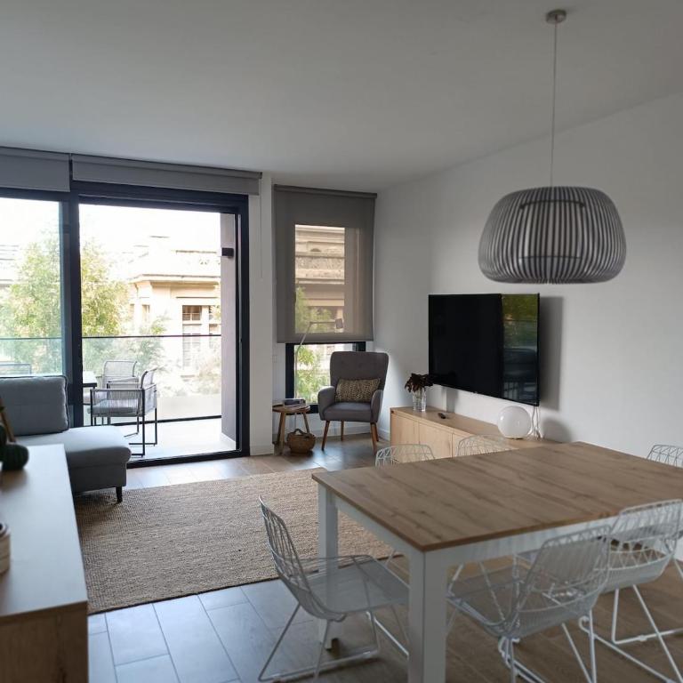 Centrally located apartment with a pool and parking - Apartamento de 3 dormitorios con balcón - 17