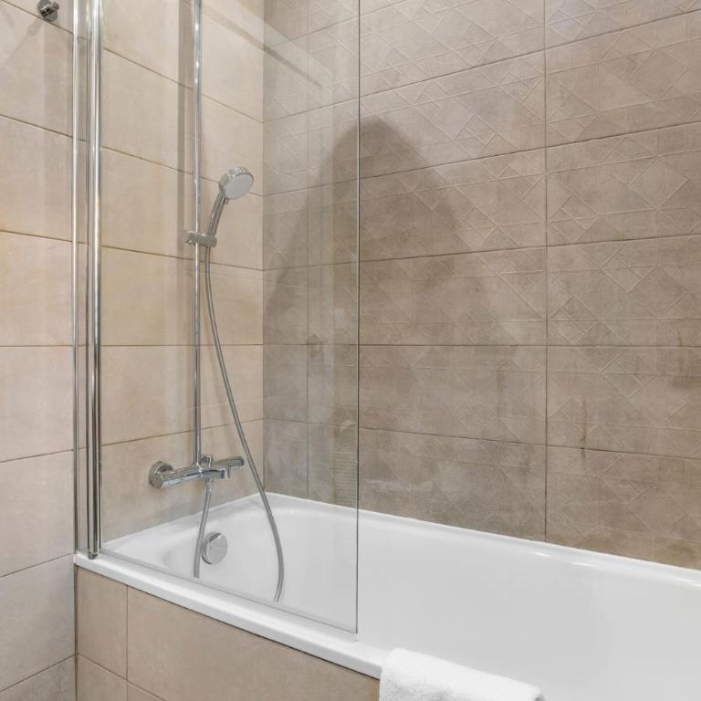 Casa moderna con vistas panorámicas al mar en Alya - Apartamento con 4 dormitorios - 33