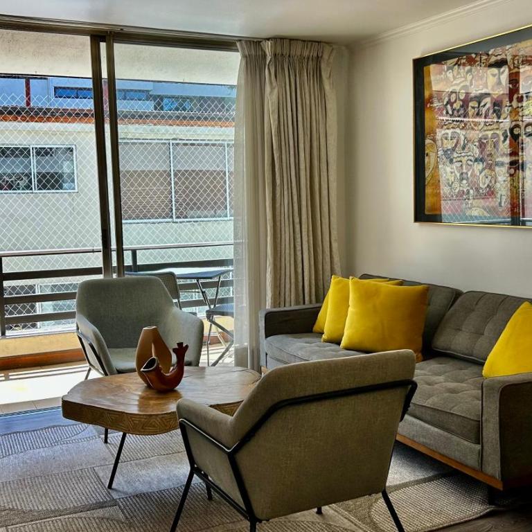 Acogedor departamento en Barrio el Golf con Aire acondicionadoCercano a Costanera Center y MUT - Three-Bedroom Apartment - 1