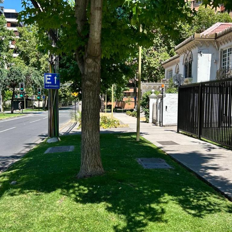 Acogedor departamento en Barrio el Golf con Aire acondicionadoCercano a Costanera Center y MUT - Three-Bedroom Apartment - 47