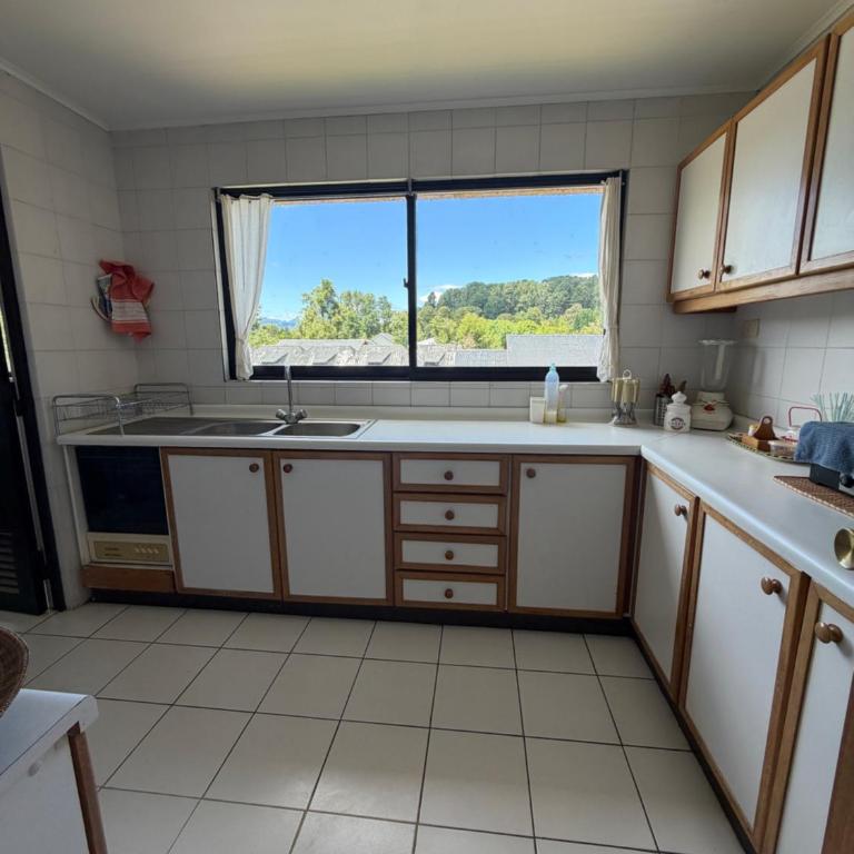 Hermoso departamento con 2 baños en Suite - Four-Bedroom Apartment - 15