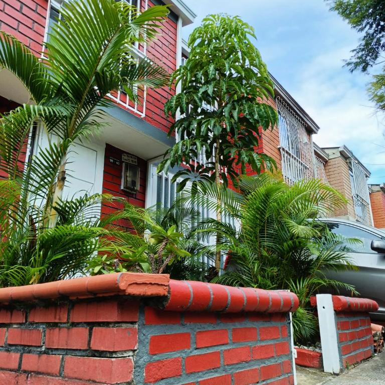 Casa 4 Hab Pereira Cerca Expo futuro Aeropuerto WiFi - Four-Bedroom House - 1