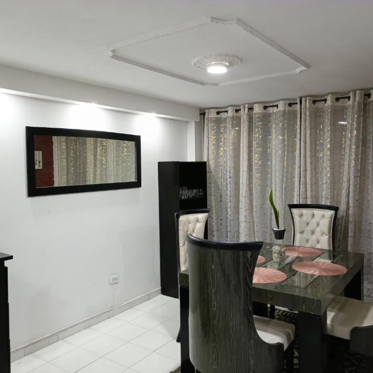 Casa 4 Hab Pereira Cerca Expo futuro Aeropuerto WiFi - Four-Bedroom House - 11