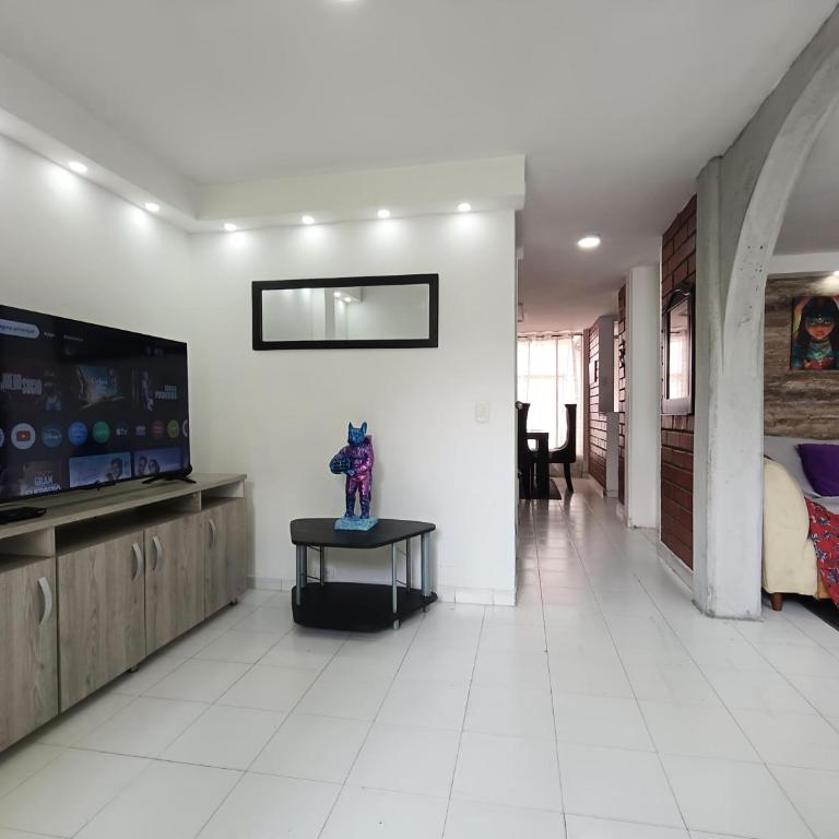 Casa 4 Hab Pereira Cerca Expo futuro Aeropuerto WiFi - Four-Bedroom House - 17