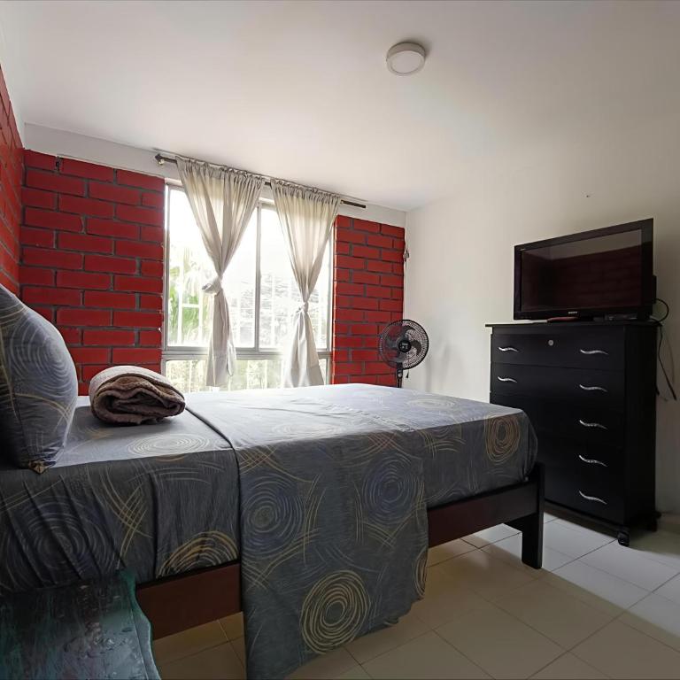Casa 4 Hab Pereira Cerca Expo futuro Aeropuerto WiFi - Four-Bedroom House - 36