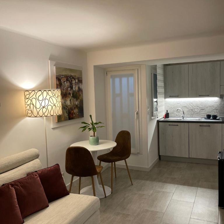 URBAN HOME - Appartamento con 1 Camera da Letto - 36