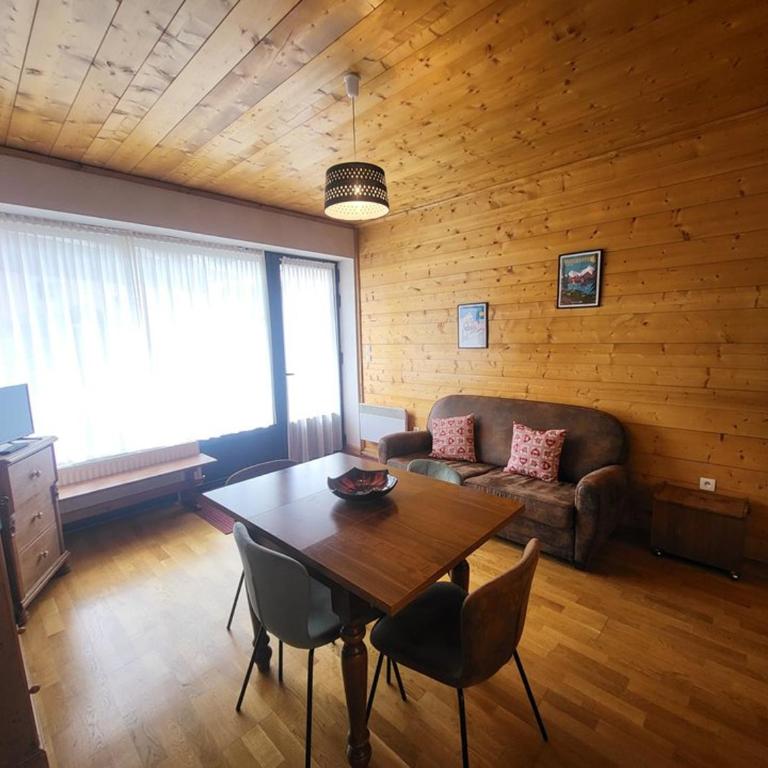 Charmant studio 4 pers, accès parking direct, proche pistes et services - FR-1-266-194 - Estudio - 11