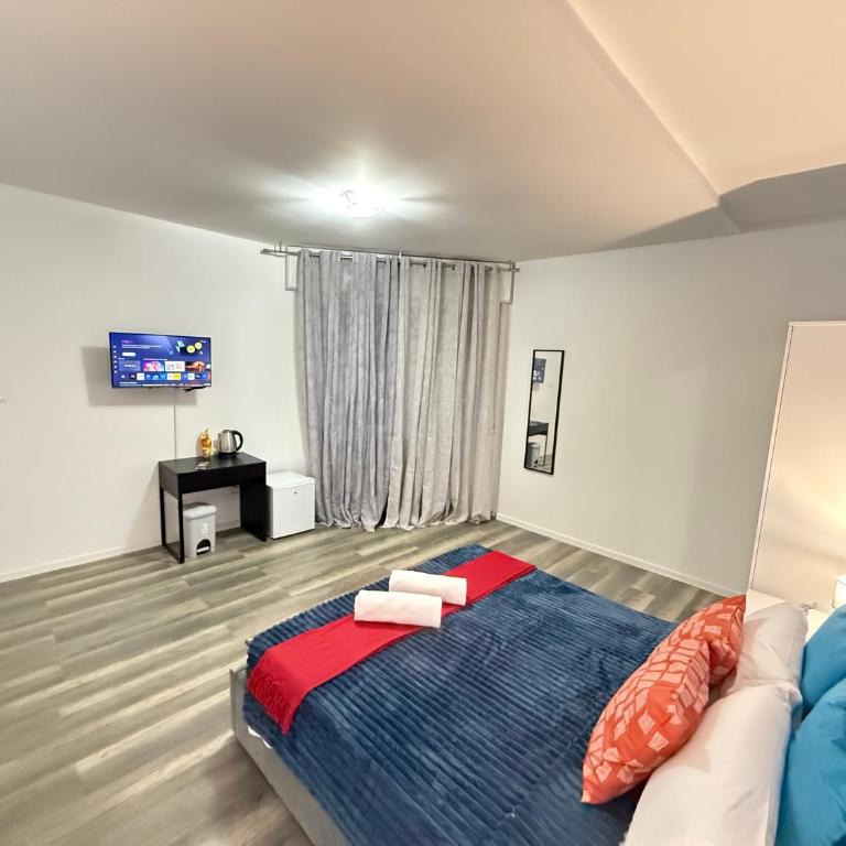 Casa Raffinata - Three-Bedroom Apartment Suite - 17