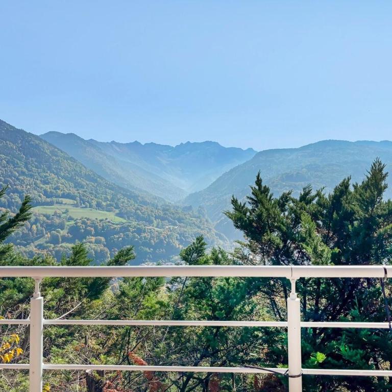 Chalet Cocoon en lisière de forêt, avec grande terrasse, et vue 'waouh' - Chalet 1 Chambre - 2