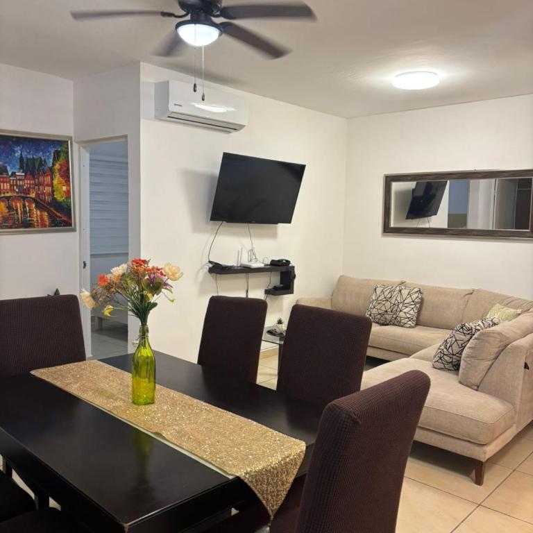 NEW! 2bdr apartment with pool near Sanctuary - Apartamento de 2 dormitorios - 7