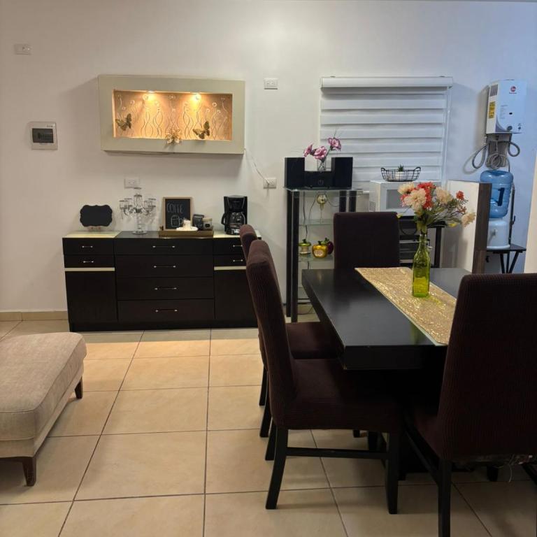 NEW! 2bdr apartment with pool near Sanctuary - Apartamento de 2 dormitorios - 4