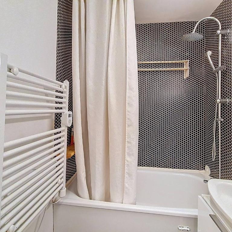 Studio moderne 17 m² · Balcon · 2 pers · WiFi gratuit - FR-1-344-1122 - Studio - 9