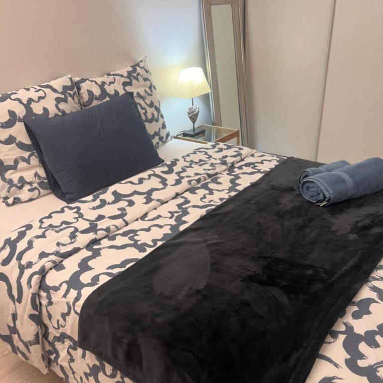 Double Room with Balcony - Chambre Double - 6