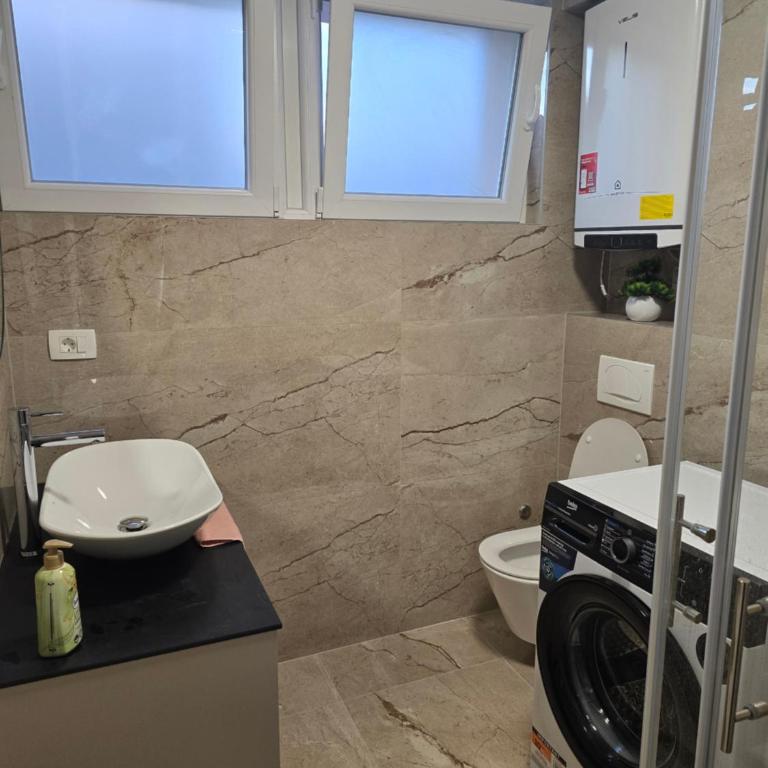 City Lux - One-Bedroom Apartment - 8