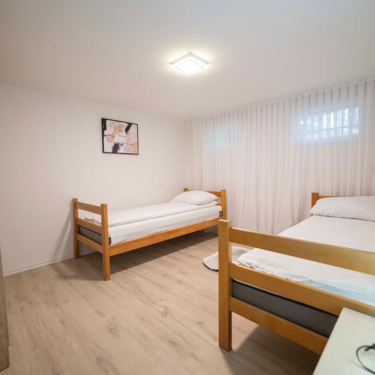 Legend Suites - Four-Bedroom Deluxe Apartment - 30