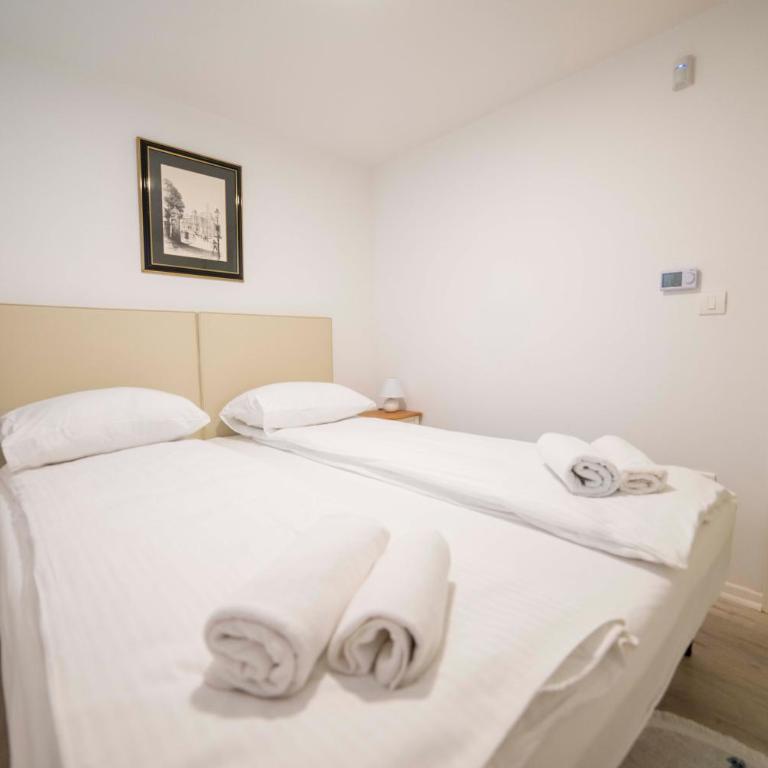 Legend Suites - Four-Bedroom Deluxe Apartment - 27