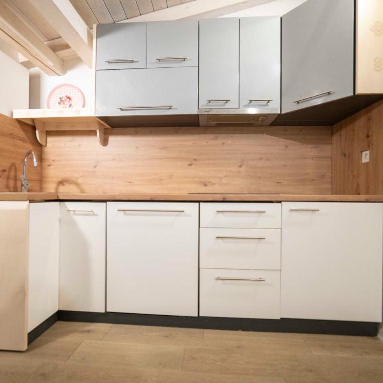Legend Suites - Studio Apartment - 6