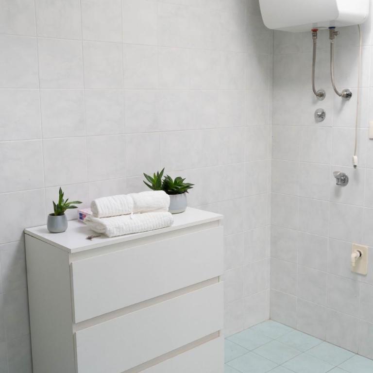 Teatro Bellini, apartment in the historic center - One-Bedroom Apartment - 3