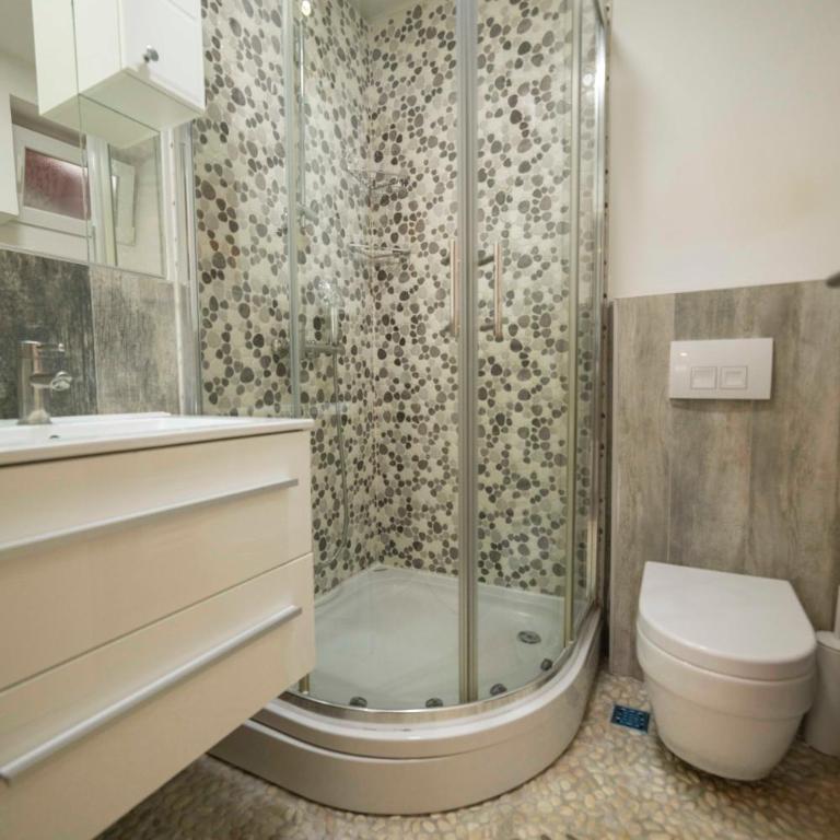 Legend Suites - Four-Bedroom Deluxe Apartment - 51