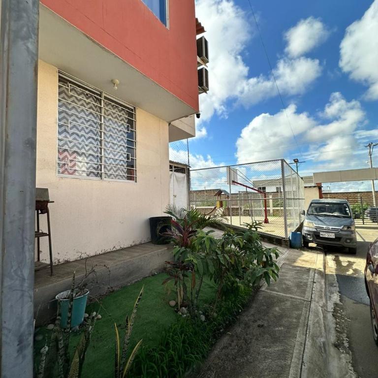 Comfortable Family House - Two-Bedroom House - 8