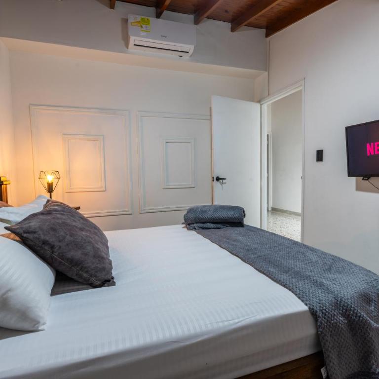 CASA GAMA Your spring in Medellín - Four-Bedroom House - 23