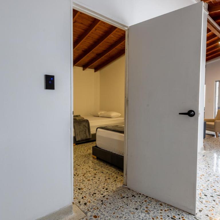 CASA GAMA Your spring in Medellín - Four-Bedroom House - 28
